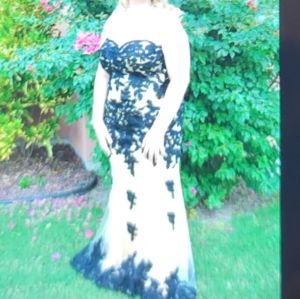 GLS WOMENS FORMAL GOWN SIZE XL